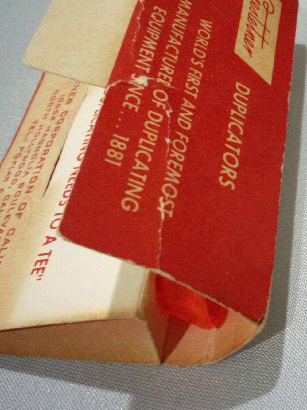 Mid-Century (1950s/60s) - Gestetner Advertising Golf Tees - Orange Translucent - Picture 12 of 16